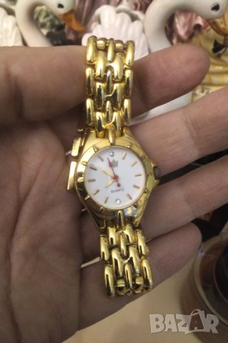 Нов позлатен дамски часовник , снимка 3 - Дамски - 44277755