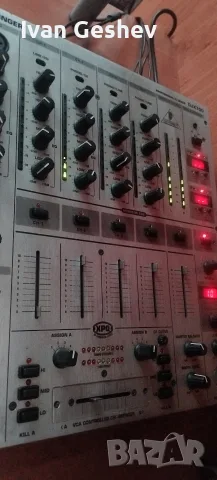 продавам пулт behringer 