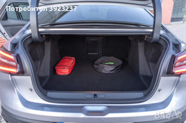 Citroën ë-C4 X – 2024 г., най-високо ниво на оборудване, като нова!, снимка 18 - Автомобили и джипове - 52323413