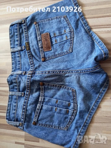 Къси панталони Guess, Wrangler размер S, цена 15лв, снимка 5 - Къси панталони и бермуди - 50672435