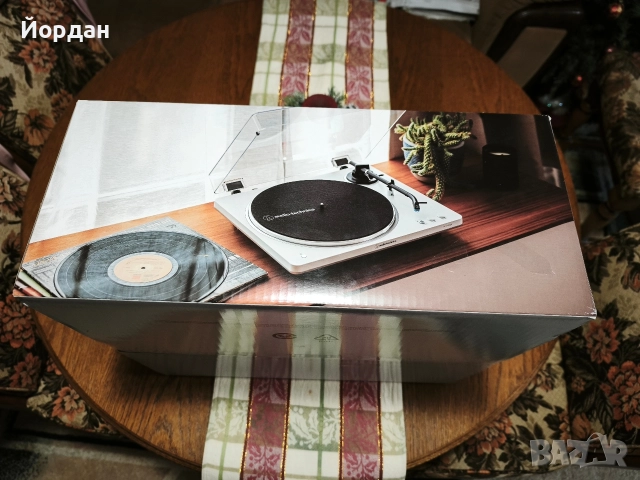 Грамофон Audio-Technica AT-LP70XBT Нов