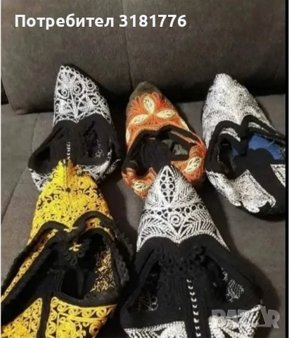 Автентични родопски терлици изработени от качествен вълнен плат.