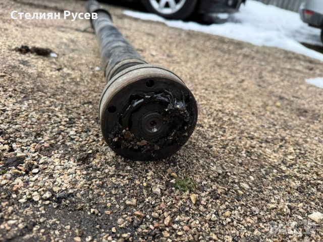 кардан с висящ лагер  audi a8 s8 d3 5.2 450hp facelift 2009г цена 100 евро дава се точно това от сни, снимка 3 - Части - 53647843