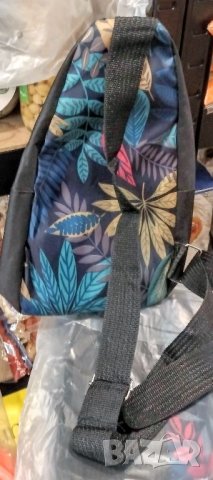 Дамска чанта за рамо,гръб с изход за жични слушалки 👍, снимка 2 - Чанти - 44420057