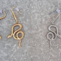 Нови стоманени обеци змии, сребристи и златисти, снимка 1 - Обеци - 41802875