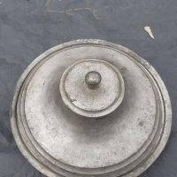 Стара чиния с капак и надпис, снимка 1 - Декорация за дома - 35982239