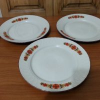 Стар български порцелан чинии плитки, снимка 1 - Антикварни и старинни предмети - 34719452