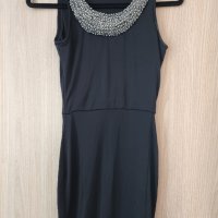 Черна елегантна рокля , снимка 1 - Поли - 41122591