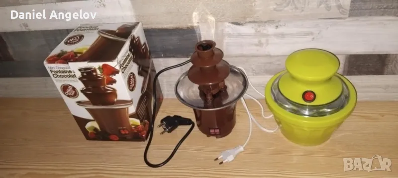 Продавам фонтан за шоколад (фондю) в комплект с машина за сладолед, снимка 1