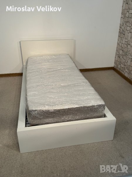 Единично легло с подматрачна рамка и матрак , снимка 1