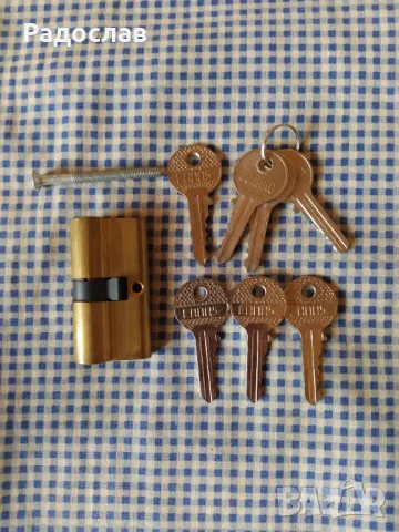 патрон за врата с 7 ключа