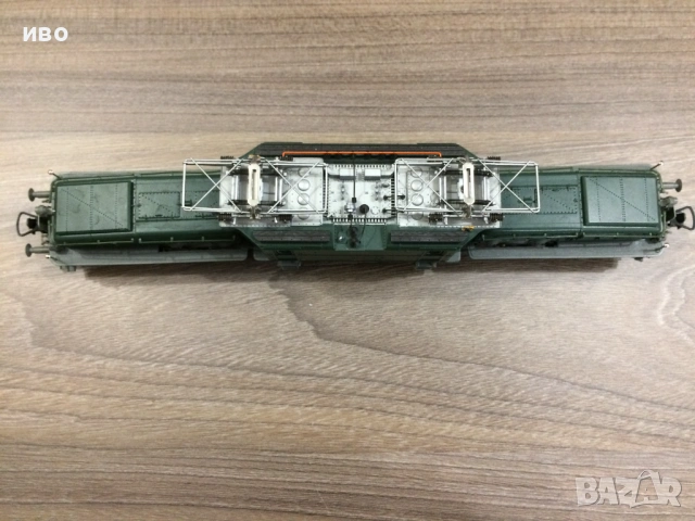 Ел. локомотив "Крокодил" на австрииската фирма "Roco" в мащаб - HO , снимка 3 - Колекции - 53306976