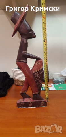 Дървени статуетки