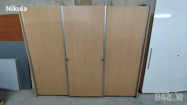 Трикрил гардероб с плъзгащи се врати 240 /46 /200 см офис шкаф за документи, снимка 2 - Гардероби - 49091606