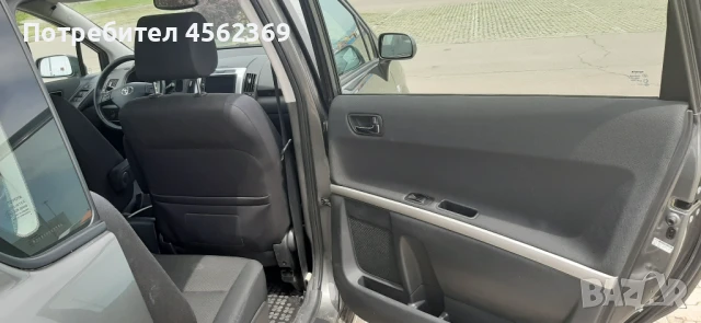 Тойота Корола Версо 1.8vvti, снимка 9 - Автомобили и джипове - 51341617