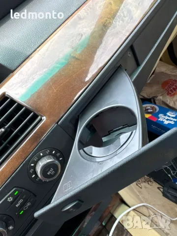 BMW E60 поставка за чаши Къп Холдер - Автоаксесоар за Модели BMW E60 къпхолдер, снимка 3 - Части - 47465513