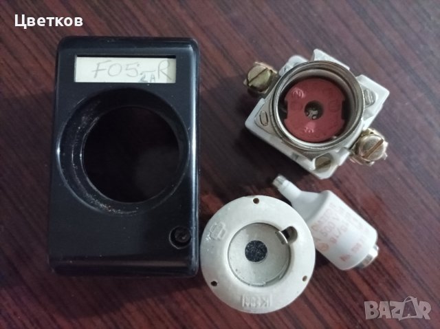 Винтов предпазител + клеми нови, снимка 4 - Друга електроника - 42352722