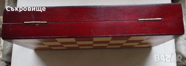 30 х 30 см сгъваем магнитен шах в дървена кутия с метални закопчалки и тапицерия вътре, снимка 5 - Шах и табла - 53398371