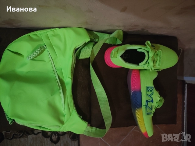 Маратонки с чанта