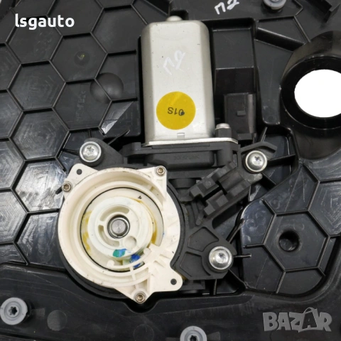 Моторче плавно затваряне предна дясна врата AUDI  A8 (D4, 4H) 2010-2017 ID: 158493, снимка 2 - Части - 53861413