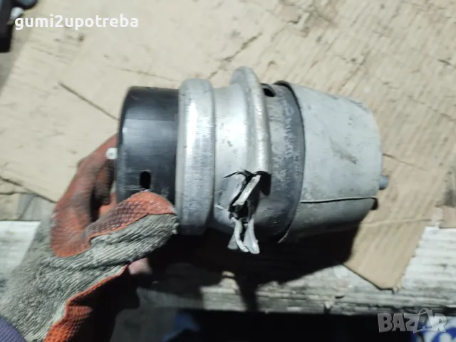 Тампон за Двигател Porsche Cayenne 3.0D 92A/2012г със Щети по Корпуса, снимка 2 - Части - 48131773