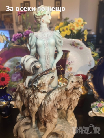 “Florence”Figurine Lady With Greyhounds Код P1740, снимка 7 - Декорация за дома - 52980439