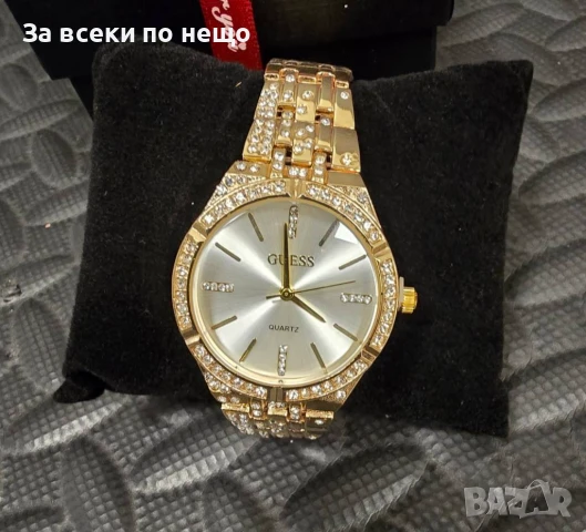 Guess Ръчен Златист Часовник С Кристали И Бял Циферблат В Кутия Код VL-125