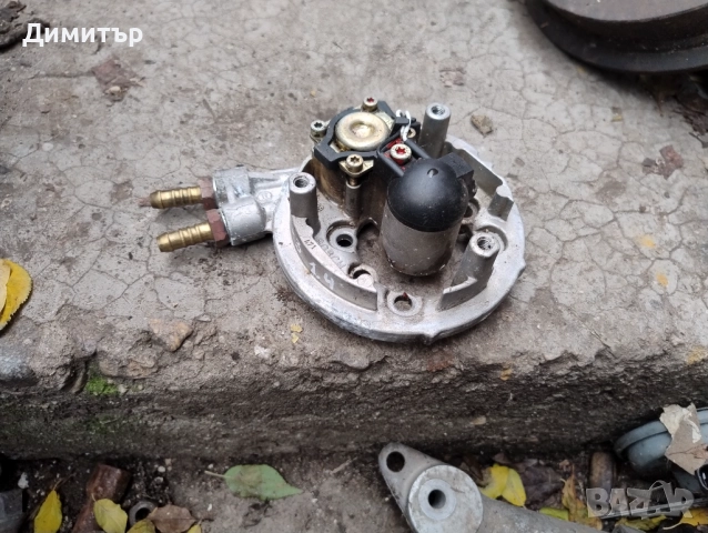 Моно Инжекцион Горна Част + Дюза За Фолксваген Пасат Б3 1.8Моно 1992г / VW Passat B3 1.8Mi 1992y