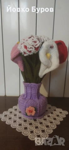 Ръчно плетени цветя в саксия