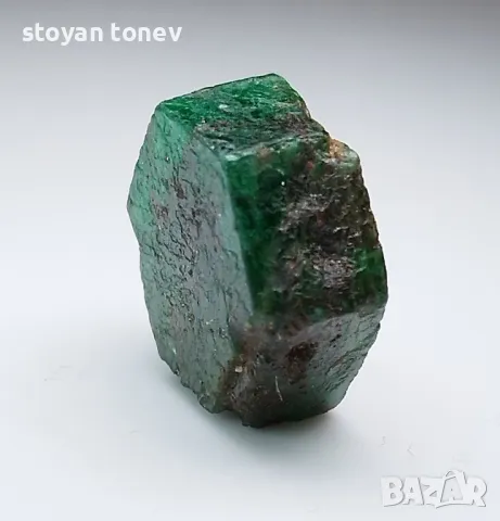 Голям изумруден кристал в топ зелен цвят - 18.50кт.! Нов!, снимка 13 - Други - 49831370