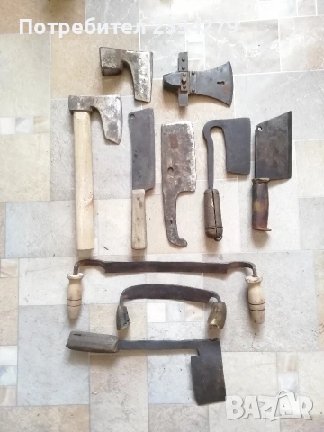 Брадвички,секирки,сатъри, ковани в различни времена., снимка 2 - Антикварни и старинни предмети - 39385811