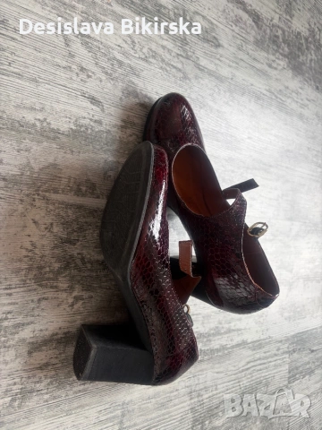 Обувки, снимка 2 - Дамски обувки на ток - 53703652