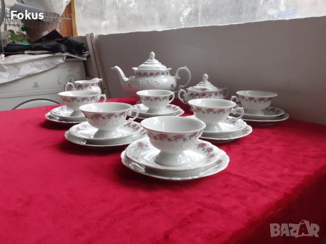 Разкошен порцеланов сервиз за чай -Полша- пълен комплект, снимка 2 - Антикварни и старинни предмети - 53436282