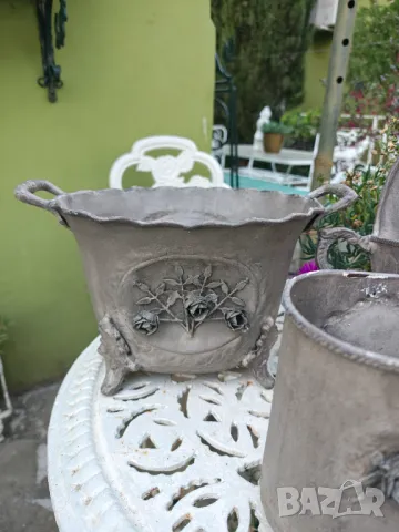 Лот железни барокови кашпи стара ръчна изработка , снимка 6 - Декорация за дома - 47749943