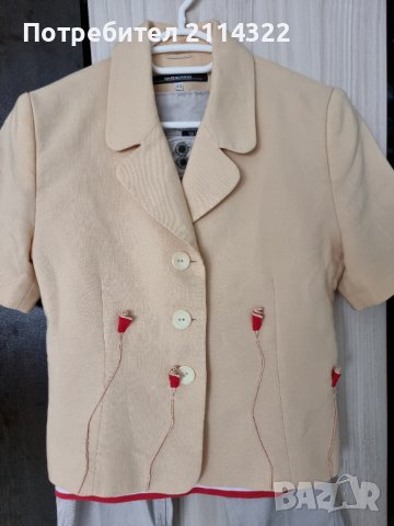 Костюм с рози за лятото 