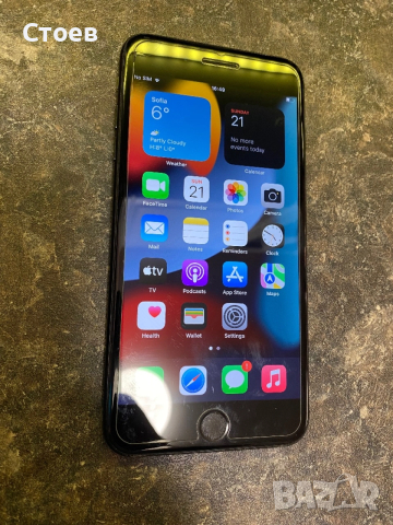 Продавам iPhone 8 plus 