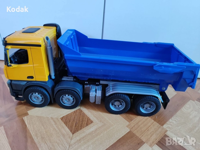 Голям камион на Bruder 1/16 , снимка 4 - Колекции - 52955142