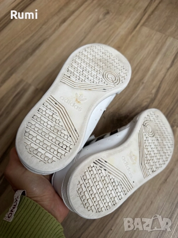 Детски оригинални кожени маратонки adidas TEAM COURT 2 STR CF ! 33 н, снимка 10 - Детски маратонки - 52323516