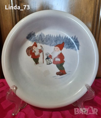 Чиния/купичка-с детски,коледен мотив-унгарски порцелан. Маркирана. Внос от Германия., снимка 1