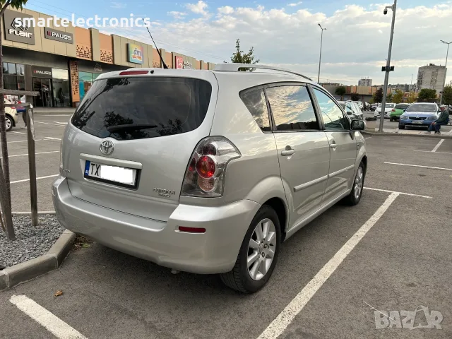 Toyota Corolla Verso 1.8 ГАЗ/Бензин, снимка 3 - Автомобили и джипове - 56108350
