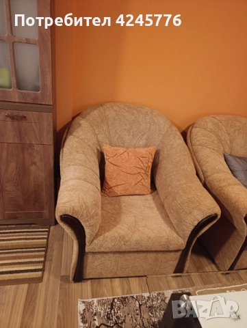 Диван с два фотьойла да две табуретки,неразличим от нов.Доставка.за русенски регион., снимка 3 - Дивани и мека мебел - 52026436