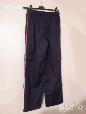 Нов анцунг комплект долно и горно L размер черен с червено, снимка 5 - Спортни екипи - 36326138