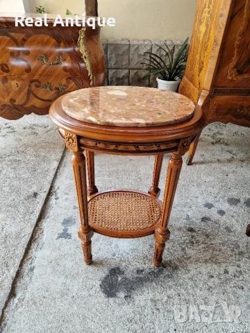 Уникална антикварна френска дървена масичка с ратан и мраморен плот