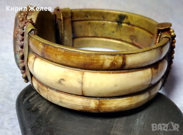 СТАРА ОГРОМНА ЕТНОГРАФСКА ТИБЕТСКА БРОНЗОВА ГРИВНА РЪЧНА ИЗРАБОТКА ИНКРУСТИРАНА с ЯСПИС и РОГ 38150, снимка 11 - Антикварни и старинни предмети - 51360663