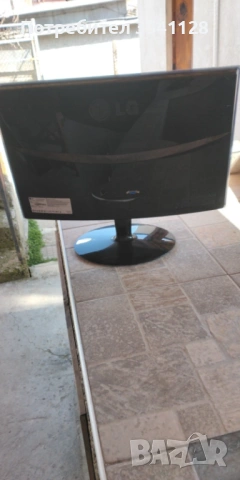 Mонитор LG FLATRON 20", снимка 2 - Монитори - 53838984