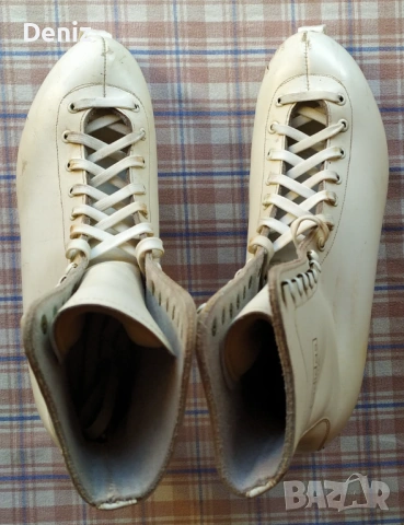 Оригинални ретро кънки за лед — Adidas, снимка 2 - Зимни спортове - 53633495