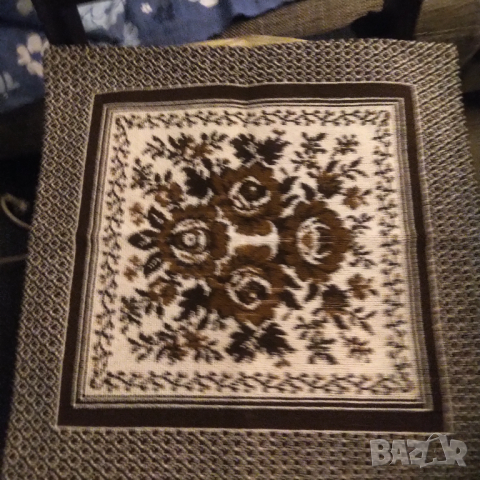 Декоративна калъфка ( гоблен ), снимка 2 - Декорация за дома - 36222347