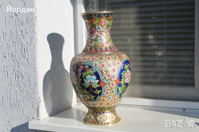 Стара китайска ваза - бронз с емайл 