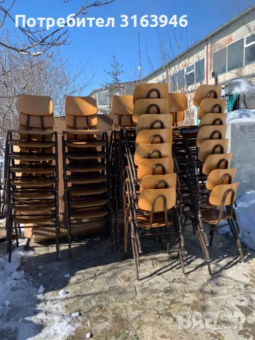 ПОД НАЕМ 150 броя дървени столове с метални крака , снимка 4 - Столове - 49295981