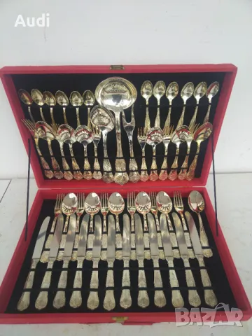 Италиански посребрени прибори за хранене.  Комплекта е в кутия и е за 12 души. Всички прибори са мар